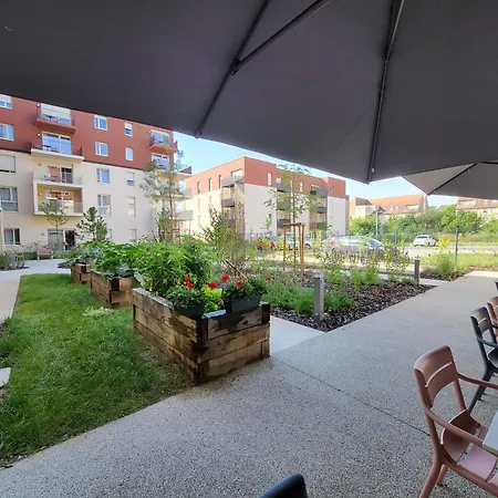 Aparthotel Domitys - La Licorne